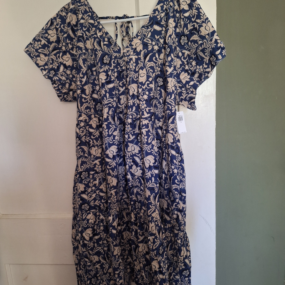 Old Navy Navy and Beige Floral Dress